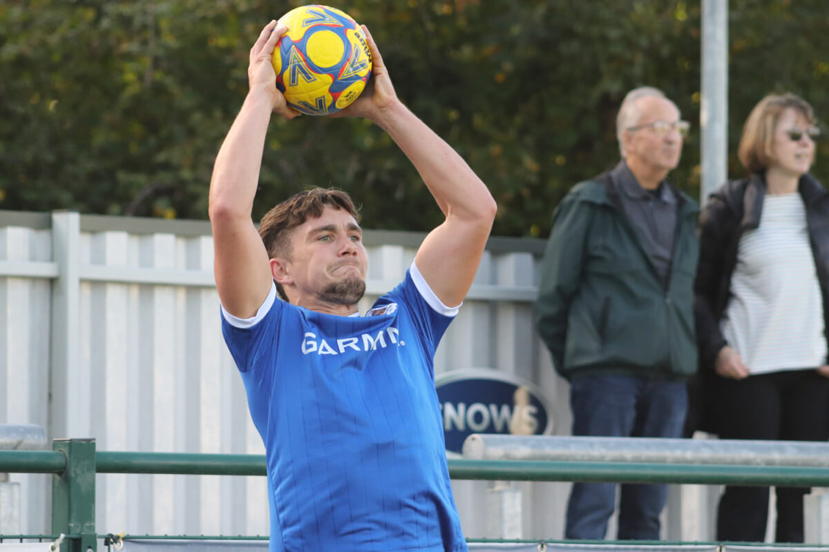 Declan Rose-1_Throw-In_AFC Totton 1-1 Gloucester City_SLPDS-12_Sat19Oct2024.jpg