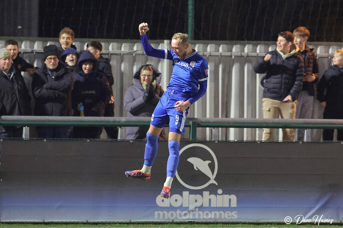 Scott Rendell-3_Goal Celebration_AFC Totton vs Havant-Waterlooville_SLPDS-29_Tue18Feb2025.jpg