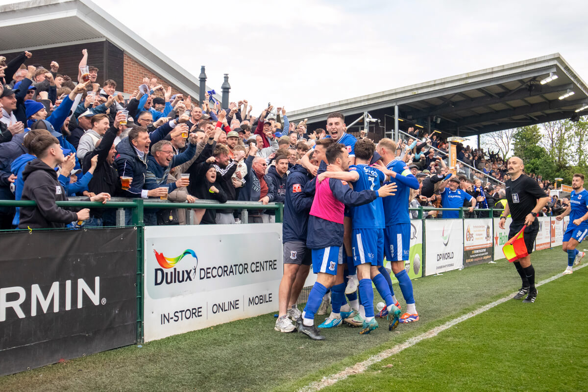 Mallys Corner-2_Celebrations-35_AFC Totton vs Gloucester City_SLPDS-PO-Final_Mon05May2025.jpg