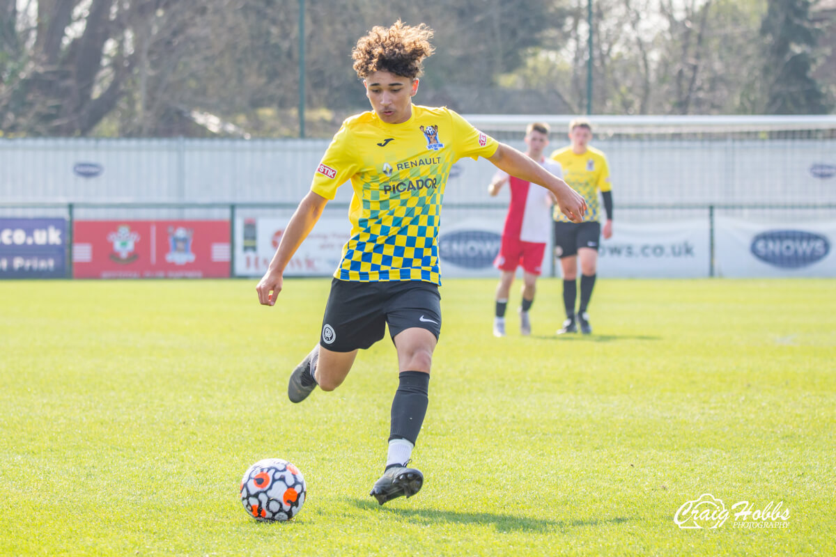 Makhi Twigg_ProDirect Academy AFC Totton vs Champion_25Mar22.jpg