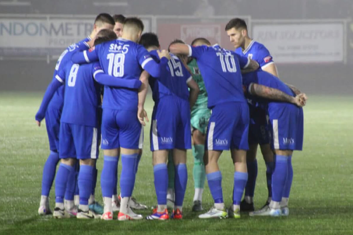 AFC Totton Huddle_Merthyr Town vs AFC Totton_SLPDS-22_Tue14Jan2025.jpg