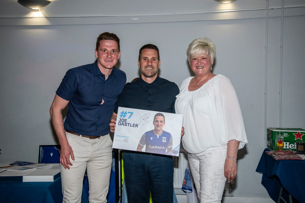 Joe Oastler_Sponsor_Airlynx Parking Ltd_AFC Totton 2023-24.jpg