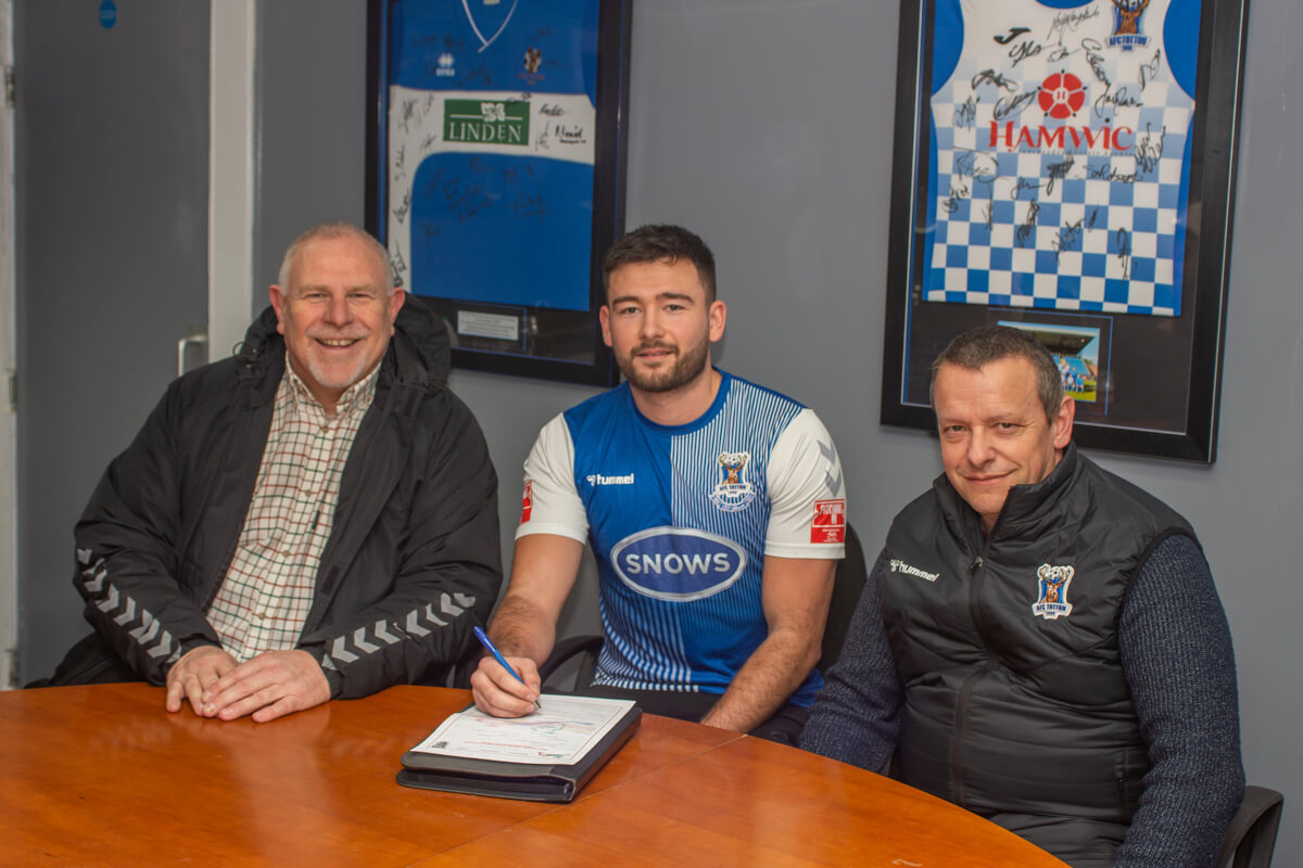 Stags Swoop For Citizen Flooks 