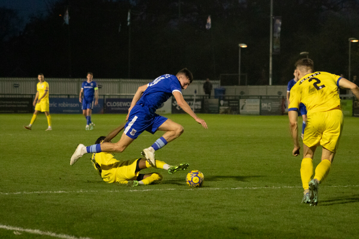 Luke Bennett-9_AFC Totton vs Swindon Supermarine_SLPDS-15_Sat30Nov2024.jpg