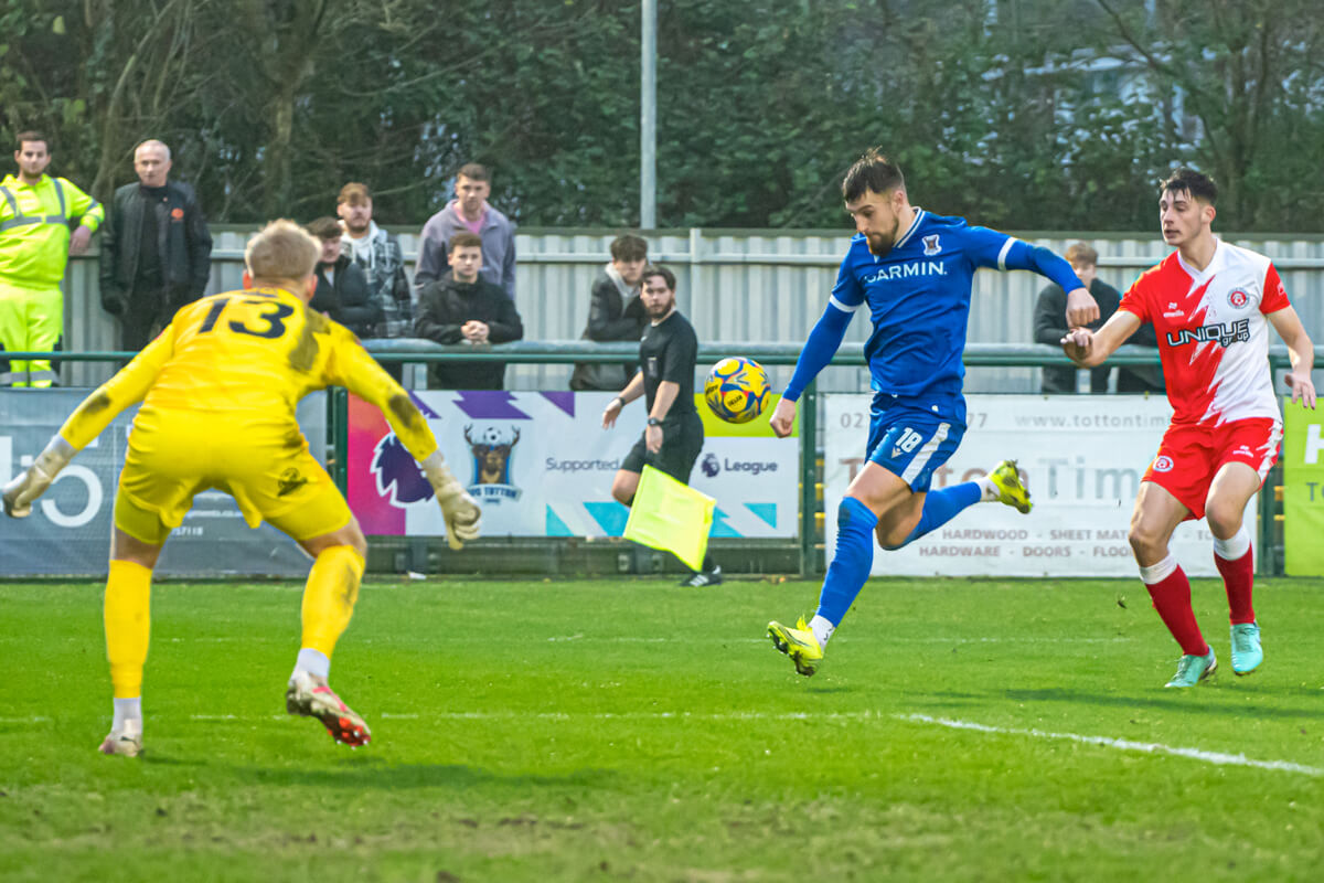 Tony Lee-6_AFC Totton 2-2 Poole Town_SLPDS-20_Sat28Dec2024.jpg