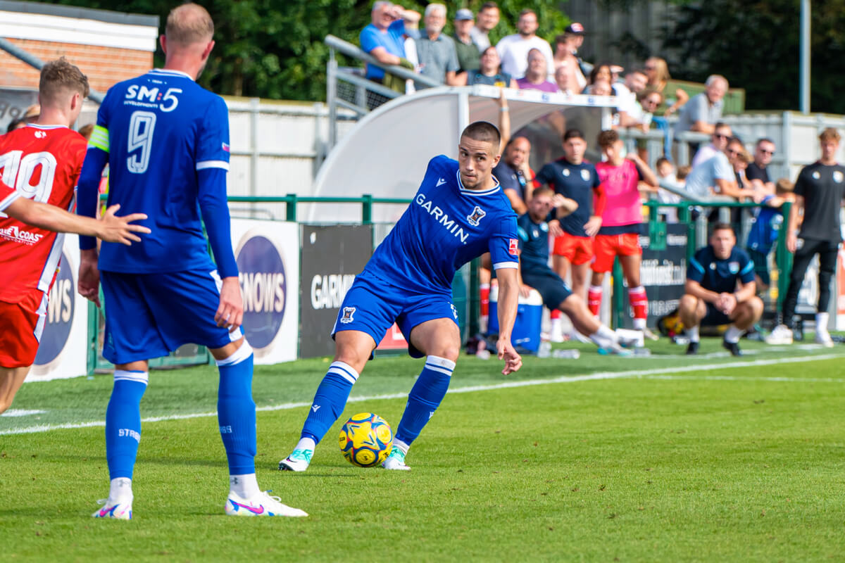 Luke Hallett-1_AFC Totton vs Walton-Hersham_SLPDS-01_Sat10Aug2024.jpg