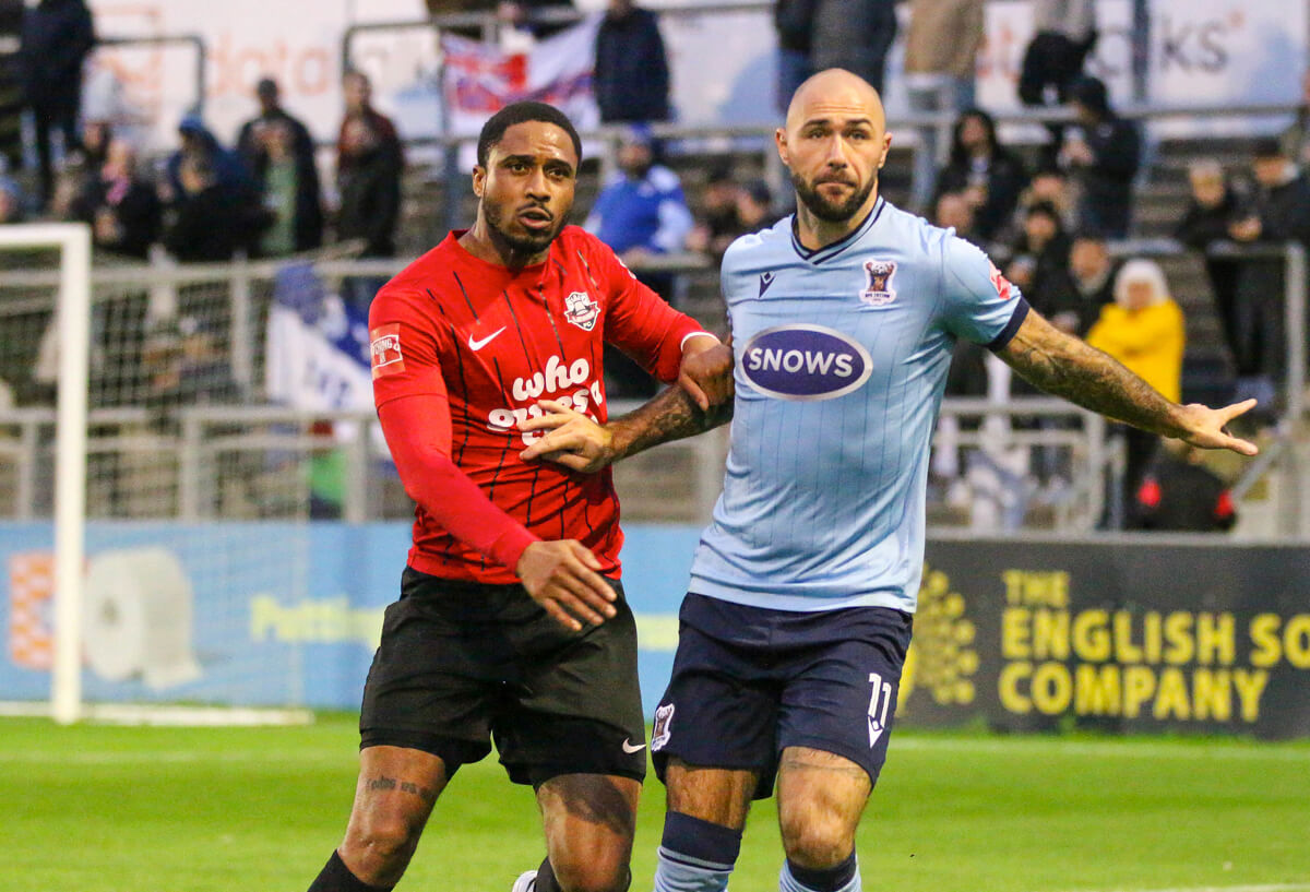 Charlie Austin-1_Lewes vs AFC Totton_FATr2_Sat16Nov2024.jpg