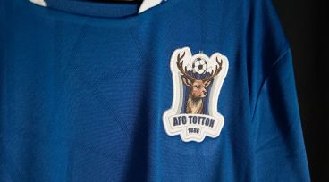 Double Signing For The Stags